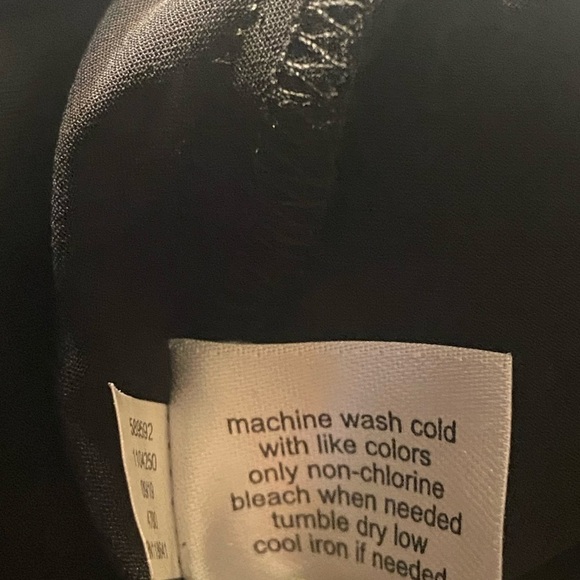 Lane Bryant - Black sleeveless double lined flowy v neck - Picture 9 of 10